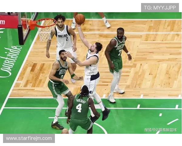 独行侠迎战快船强强对决 东契奇与莱昂纳德火花四溅谁能笑到最后