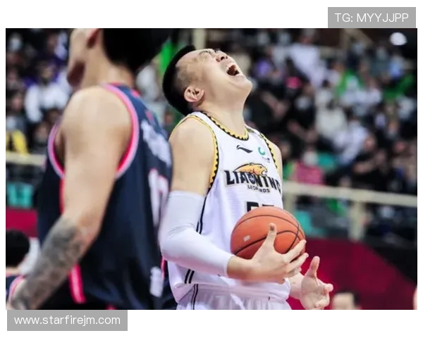 重庆篮球队以95分领跑总决赛积分榜展现强劲实力与团队合作精神